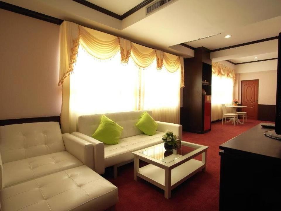 Major Grand Hotel Chum Phae Екстериор снимка