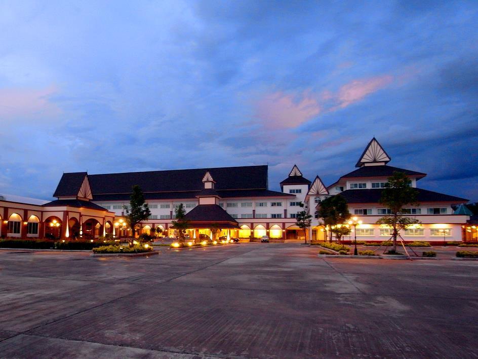 Major Grand Hotel Chum Phae Екстериор снимка