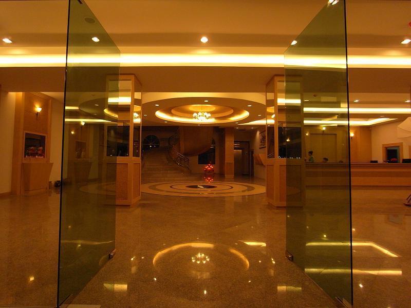 Major Grand Hotel Chum Phae Екстериор снимка