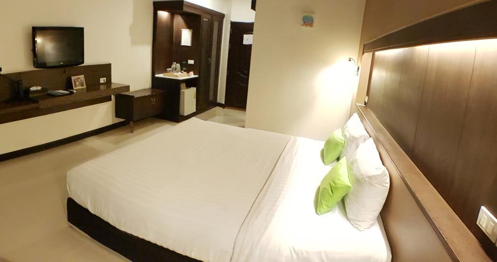 Major Grand Hotel Chum Phae Екстериор снимка