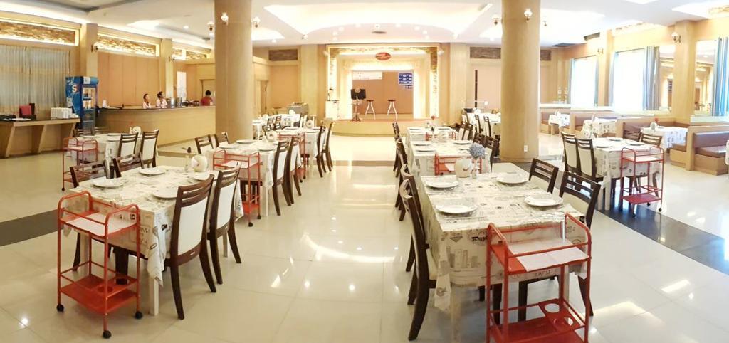 Major Grand Hotel Chum Phae Екстериор снимка