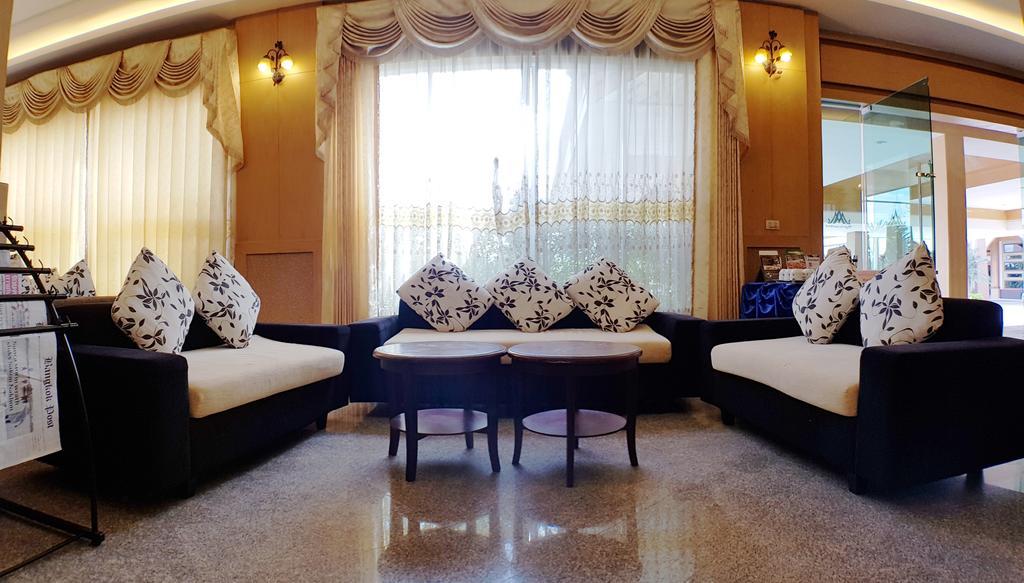 Major Grand Hotel Chum Phae Екстериор снимка